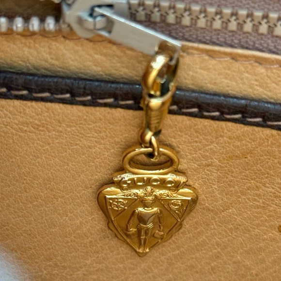 1970s Authentic Gucci Canvas Brown Monogram Shoulder Bag - Picture 15 of 16